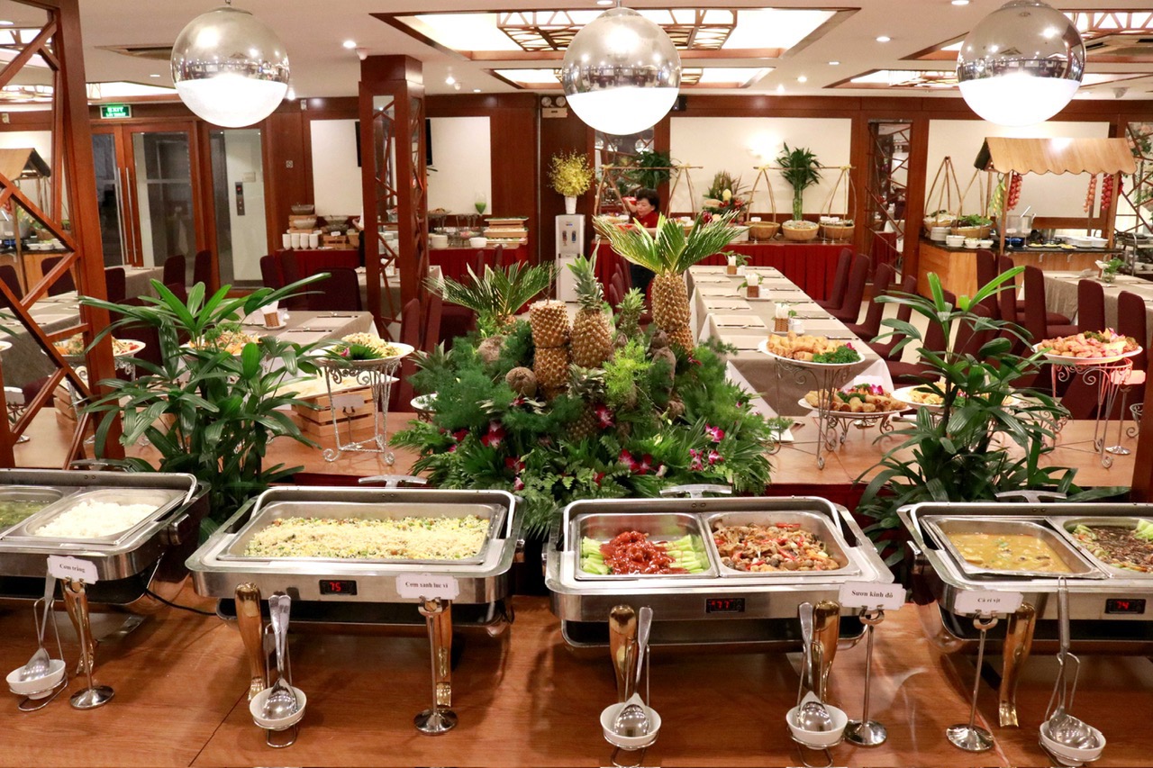 Khách sạn Viễn Đông trực thuộc hệ thống BenThanh Tourist tung ra ưu đãi dịch vụ tiệc buffet chay với thực đơn hơn 40 món chay thơm ngon, bổ dưỡng